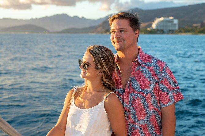 2-Hour Oahu Sunset Catamaran Sail - Crew and Captain Energy: Friendly Service Makes the Cruise