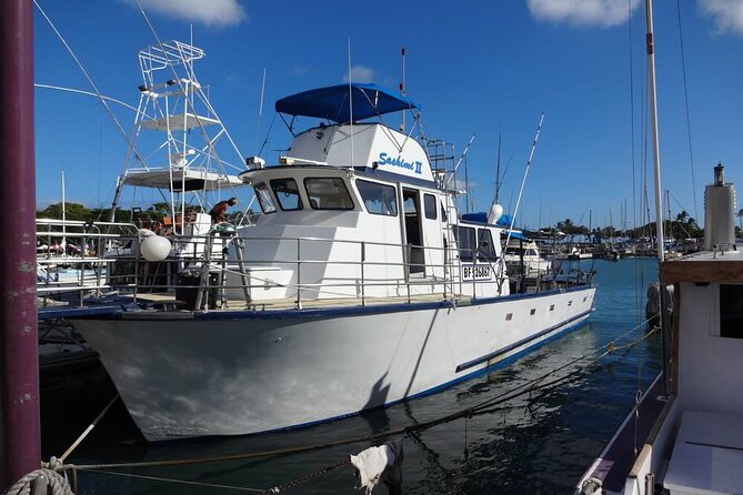 3-Hour Honolulu Bottom Fishing Adventure - Crew Support: The Difference Between Casting and Catching