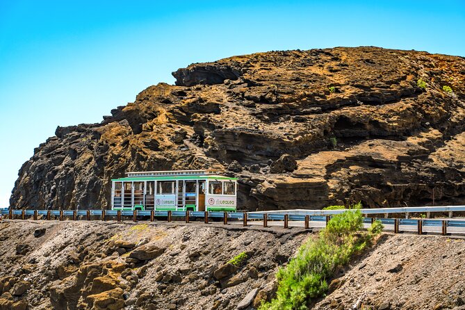 7 Day Pass LeaLea Trolley and Waikiki Trolley Pink Line - Waikiki hopping: from Royal Hawaiian Center to Hilton Hawaiian Village
