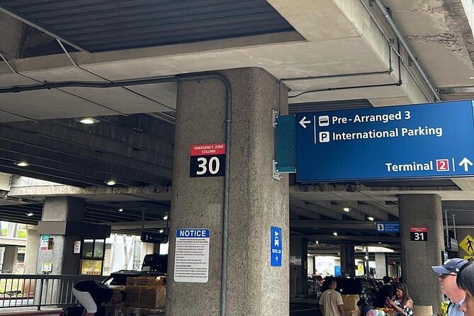 Airport Shuttle - HNL Airport to Waikiki - A One-Way Transfer That Starts Your Oahu Day Right