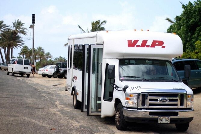 Arrival Transfer: Airport Shuttle Honolulu and Waikiki or Cruise Terminal - Group Size and Shared Shuttle Realities (Max 15)