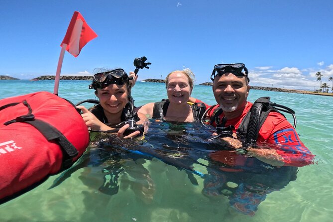 Beginner Scuba Diving Experience with Video Package in Honolulu - Spotting marine life around Magic Island Lagoon
