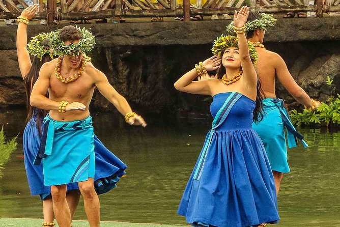 Best of Oahu: Pearl Harbor, Arizona Memorial and the Polynesian Cultural Center - Polynesian Cultural Center in 2 hours: shows, villages, and smart choices