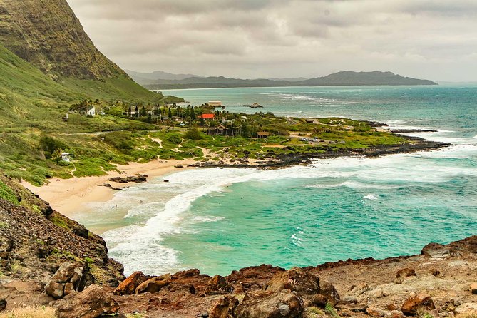 Best of Oahu: Pearl Harbor & Oahu Circle Island Tour from Waikiki - Dole Plantation in 30 minutes: pineapple lore and a quick snack