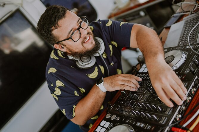 Bikini Bottom Public Party Dance Cruise + LIVE DJ - Crowd, Music Volume, and the Trade-Offs You Should Expect