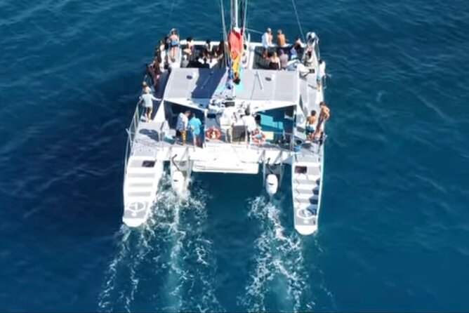 Board from Waikiki Beach for a scenic Sunset Sail on the Hāwea - Boarding from the beach: the one detail you should not ignore
