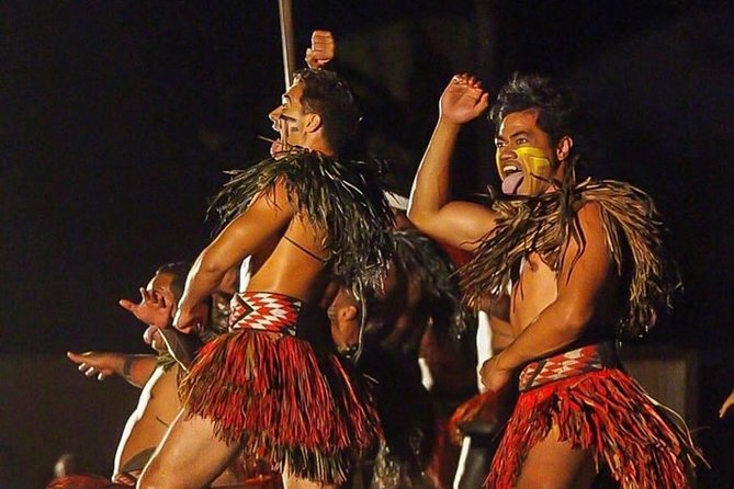 Chief's Luau Admission - Chief Sielu’s Luau at Wet ’n’ Wild: the setting and vibe