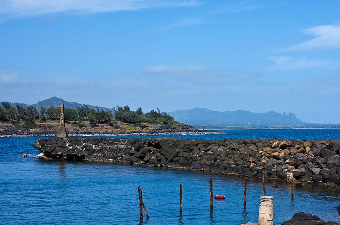 Day Trip from Oahu to Kauai: Highlights & Movie Sites - Raiders country: mountainous movie terrain between your main stops