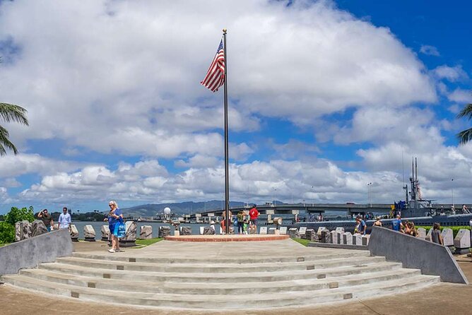Deluxe Pearl Harbor USS Arizona Memorial and Honolulu City Tour - The biggest practical rule: Pearl Harbor bag restrictions