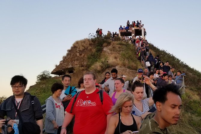 Diamond Head Crater - Crowds, Sunrise Dreams, and Photo Timing