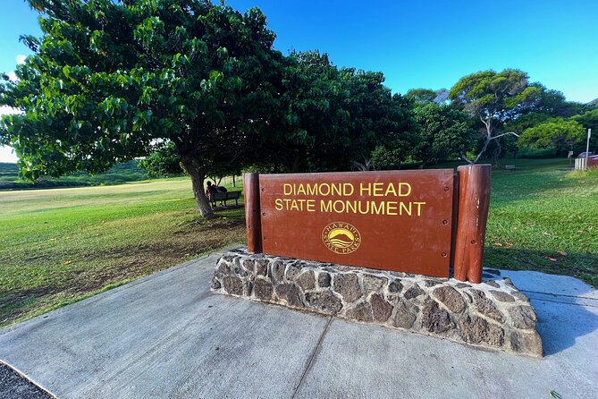 Diamond Head Hiking and Oahu Island Experience feat. North Shore - Sunset Beach and Haleiwa: winter waves and sea turtles