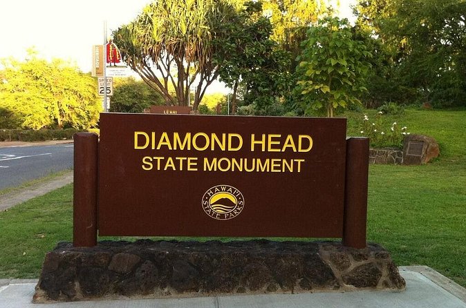 Diamond Head Hiking Tour with Ticket and Reservation Inclusion - Guides in the van: what you gain before you walk