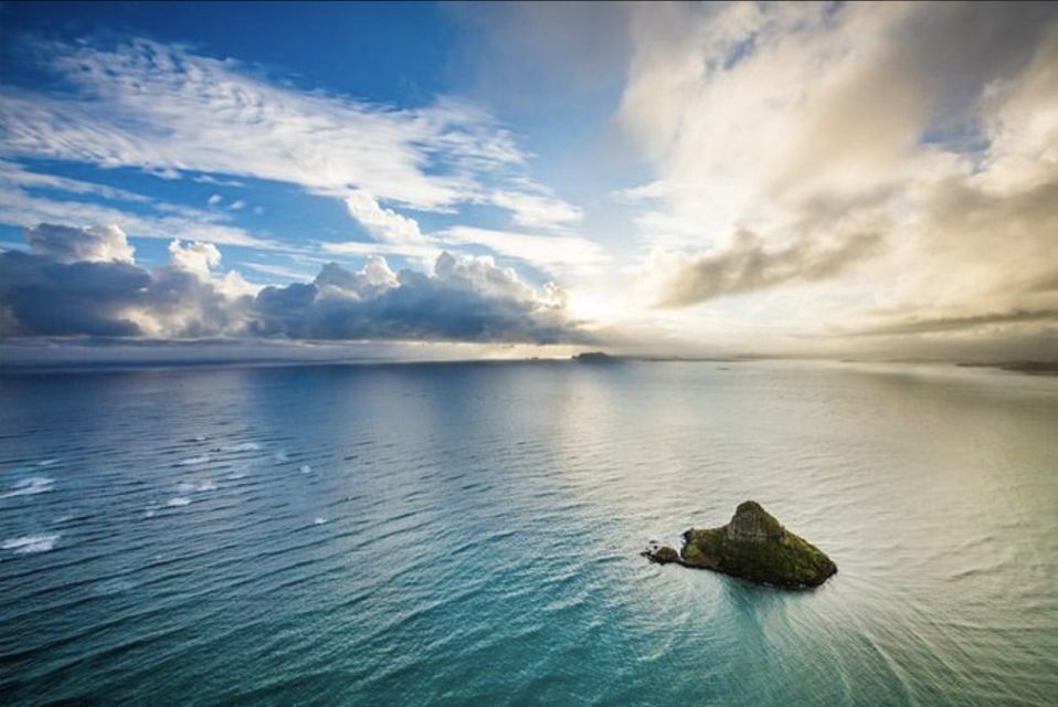 From Honolulu: Oahu 60min Helicopter Tour with Doors Off/On - Who should book this helicopter tour?