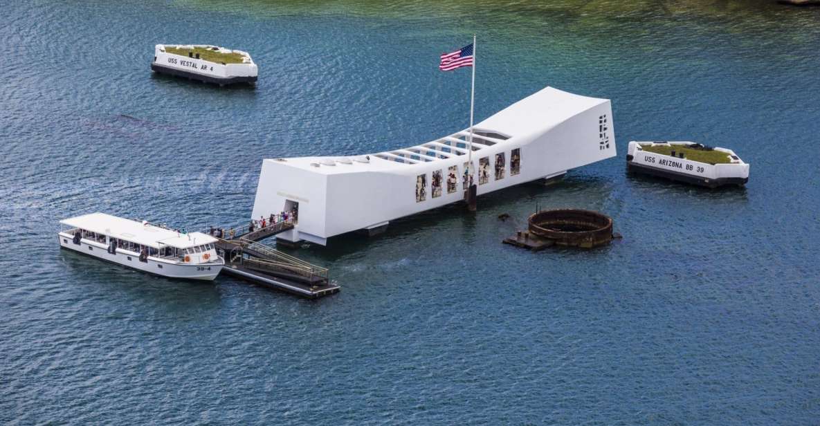 From Waikiki: Pearl Harbor USS Arizona Memorial Program - The drive to Pearl Harbor: what you gain before you even arrive