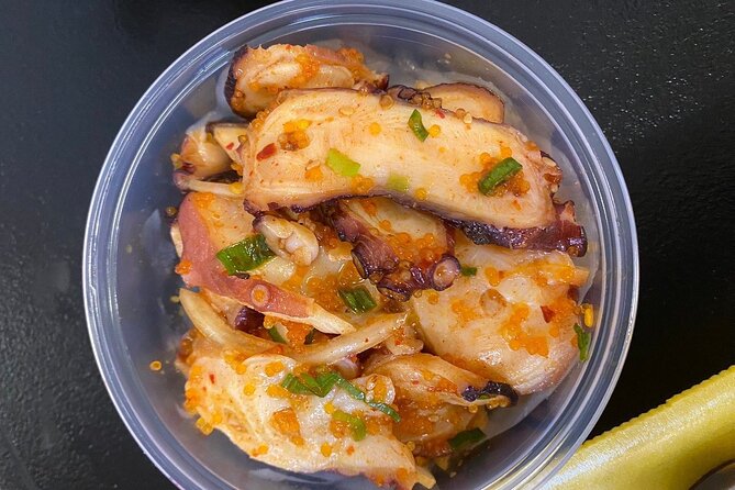 Hawaii Off The Beaten Path Food Tour - The seafood market stop: prawns, Japanese-style sashimi, and poke