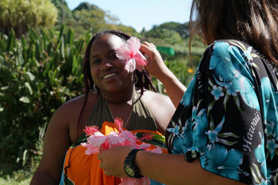 Hidden Gems of Oahu Circle Island Tour with Byodo-In Temple - Who should book this tour, and who should skip it