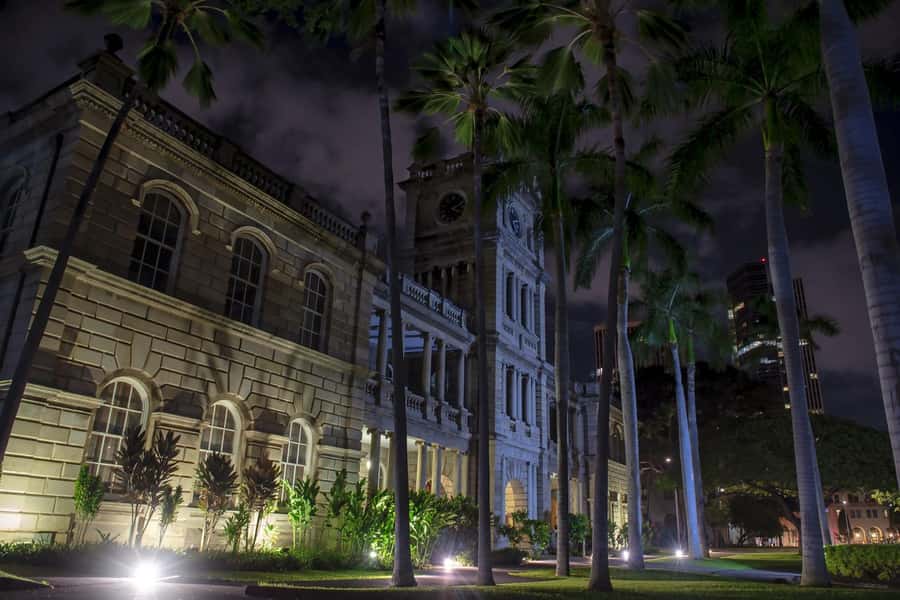 Honolulu Haunts: Ghosts and Spirits Walking Tour - Red Rainbow and Atlas Insurance: Chilling Stories on Modern Streets