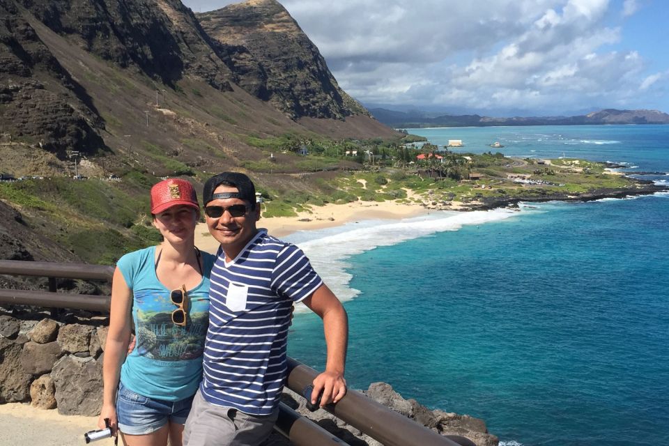 Honolulu: Highlights of Oahu Small Group Tour - Macadamia farm break: a quick walk and real local flavor