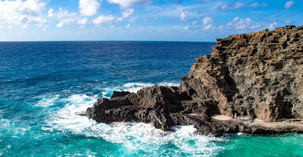 Honolulu: Oahu Sights and Bites Circle Island Foodie Tour - Halona blowhole, Hanauma Bay lookouts, and the kind of nature you can actually see