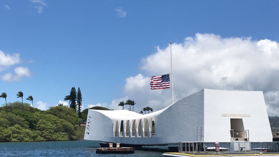 Honolulu: Pearl Harbor, USS Arizona Memorial [Early Access] - Waikiki pickup and the morning drive: what timing feels like in practice