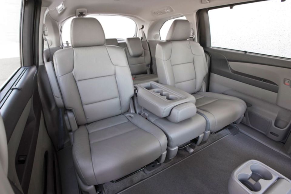 Honolulu: Private Airport Transfer with Arrival Lei Greeting - The private ride to Waikiki: comfort, safety, and less stress