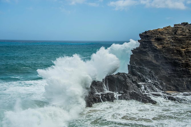 Honolulu Sea-Cliff with Sunset Photo Adventure - Halona Blowhole: The Moment the Ocean Turns Loud