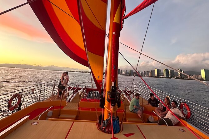 Honolulu Sunset Sail from Kewalo Harbor Including Drinks - Kewalo Harbor to Waikiki: the route and why it matters