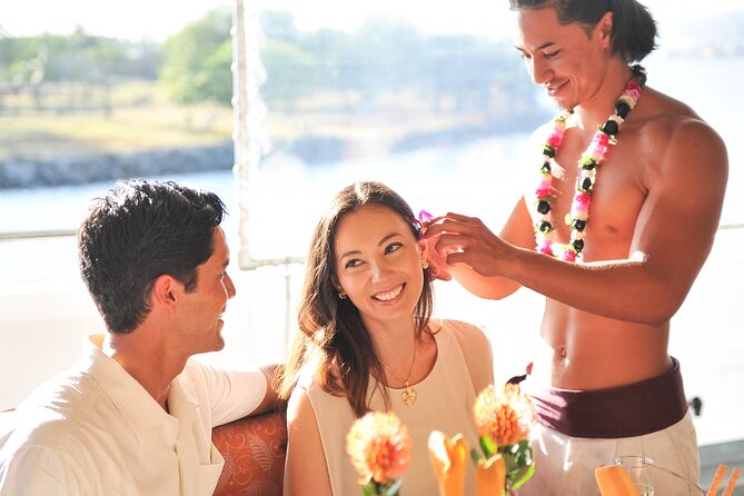 Honolulu: Three Star Deluxe Sunset Dinner Cruise and Show - Key things that make this cruise worth your time