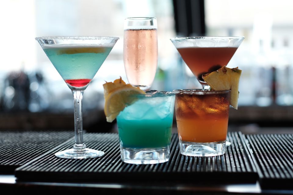 Honolulu: Waikiki Sunset and Cocktail Cruise - Key highlights to know before you go