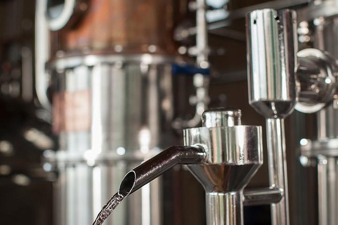 Kō Hana Hawaiian Rum Distillery Tour and Tasting for One - The guide factor: friendly hosts who keep it fun and clear