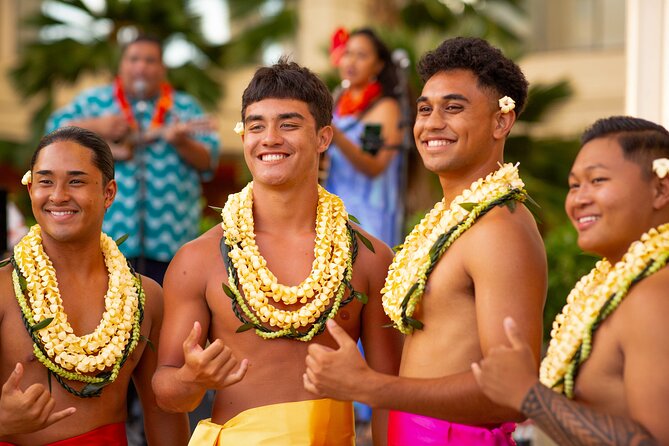 Nā Lei Aloha, A Waikīkī Lū'au - Pre-Show Lei Making, Hula Moments, and Music You Can Hear Before You Sit
