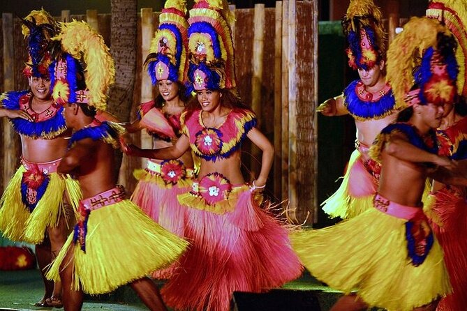 Oahu: Germaine's Luau - How the timing usually feels: 5:30 pm start, dinner and show later than you expect