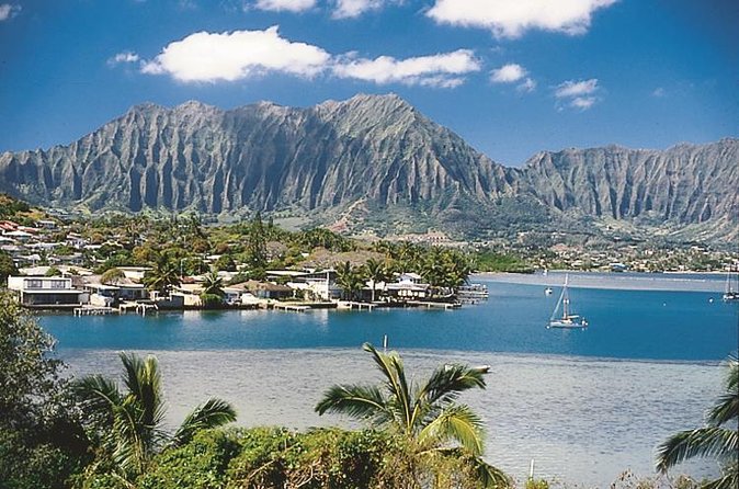 Oahu Grand Circle Island: Discover the Heart & Soul of Hawaii - Diamond Head to the celebrity coastline: your first taste of Oahu