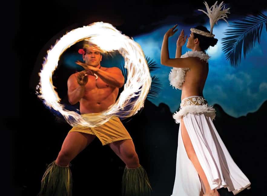 Oahu: Hilton Waikiki Starlight Luau - Fireworks finish at Duke Kahanamoku Beach