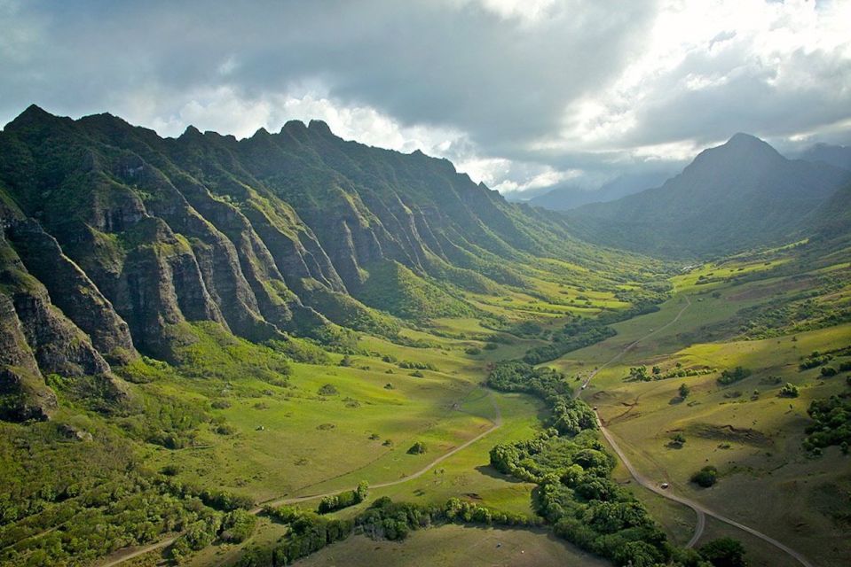 Oahu: Kualoa Movie Sites, Jungle, and Buffet Tour Package - Key things to know before you go