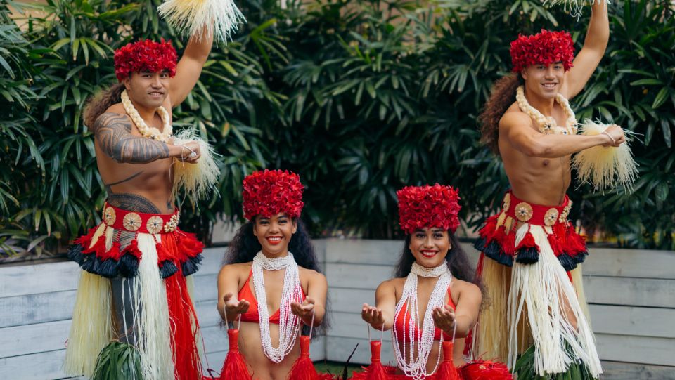 Oahu: Pa'ina Luau Waikiki at Waikiki Beach Marriott Resort - VIP Upgrade: Premium Seating and Extra Drinks