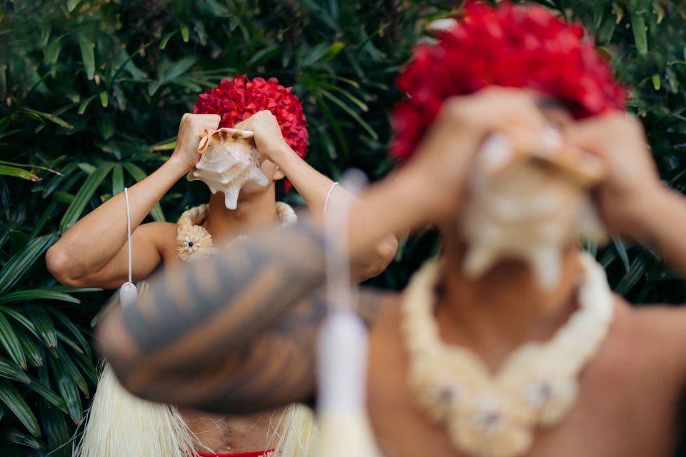 Oahu: Pa'ina Luau Waikiki at Waikiki Beach Marriott Resort - After the Show: Cast Meet-and-Greet and Photos