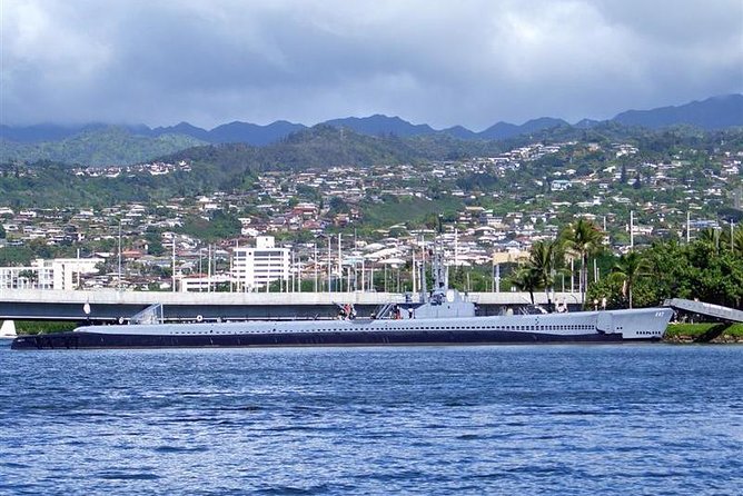 Oahu: Pearl Harbor USS Arizona Memorial - The USS Arizona Memorial boat ride: what you’ll see, and the weather reality