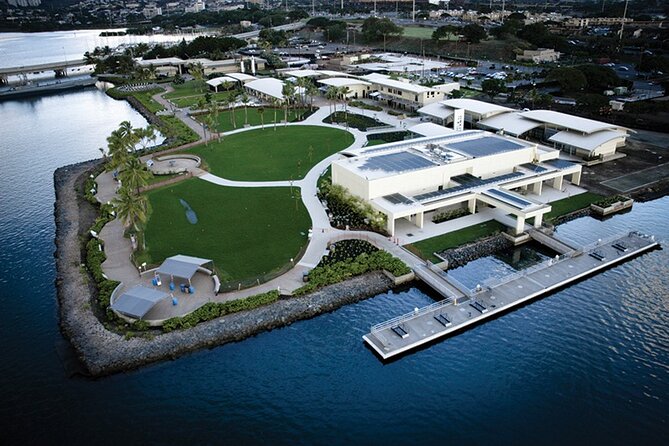Oahu: Pearl Harbor USS Arizona Memorial - Downtown Honolulu drive: quick orientation without the hassle