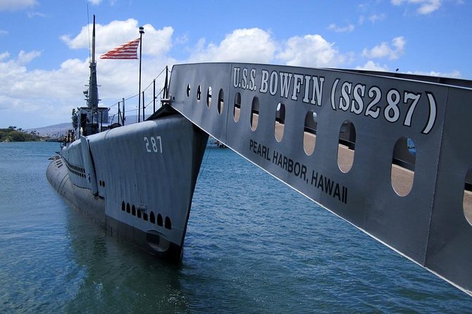 Oahu: Pearl Harbor USS Arizona Memorial & Battleship Missouri - USS Missouri on board: the surrender site plus real sailor life