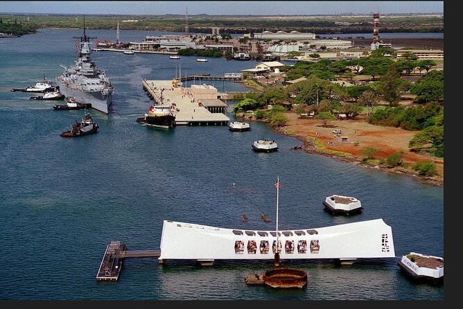 Oahu: Pearl Harbor USS Arizona Memorial Tour - The Guides Make the Commute Worth It