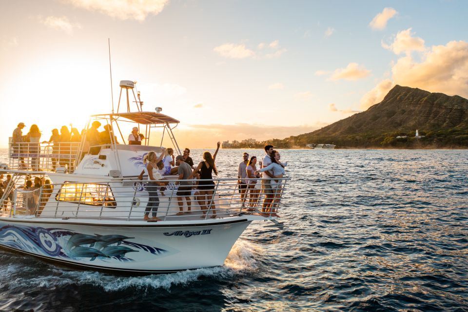 Oahu: Premium Waikiki Sunset Party Cruise with Live DJ - Live DJ + the light show: dancing with real skyline views