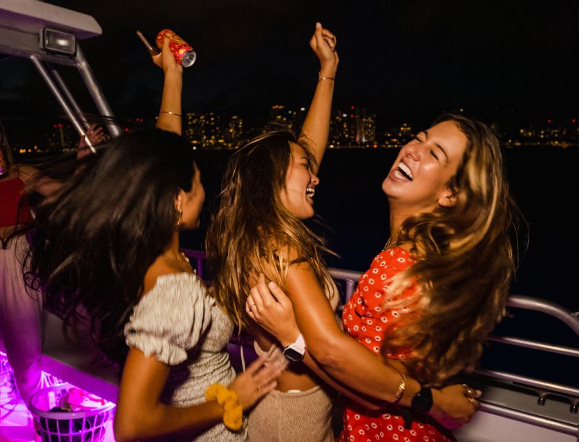 Oahu: Premium Waikiki Sunset Party Cruise with Live DJ - Friday Night Fireworks: seeing the show from the water