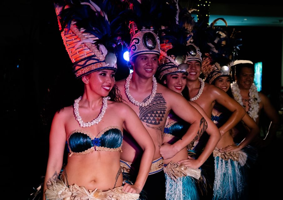 Oahu: Queens Waikiki Luau - What You Eat at the Luau Feast: Shoyu Chicken, Kalua Pig, and Haupia Cake