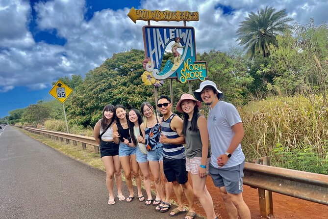 Oahu: Roundtrip Shuttle From Waikiki to Dole Plantation & Haleiwa - North Shore Macadamia Nut Company: quick samples and short shopping time