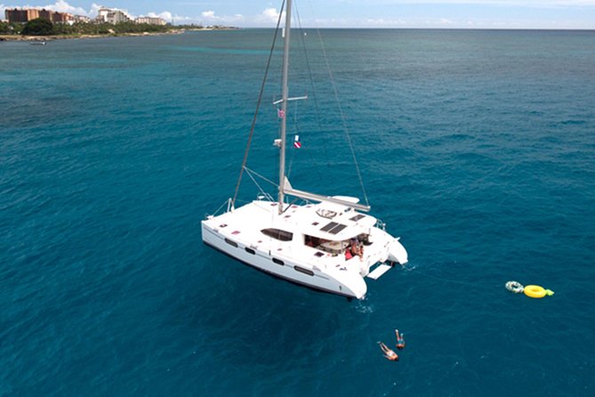 Oahu Small Group Snorkel Tour with Yacht Cruise - Ko Olina Marina: getting on board the right way