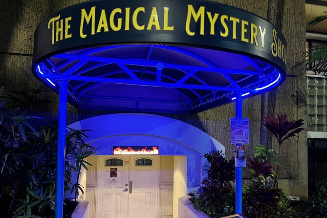 Oahu: The Magical Mystery Show! at Hilton Waikiki Beach Hotel - What you can expect before the magic starts