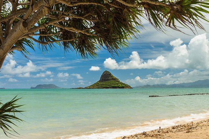 Oahu Unveiled: Tailored Luxury Private Island Tour - Waikiki in the morning: famous landmarks plus quieter beach time