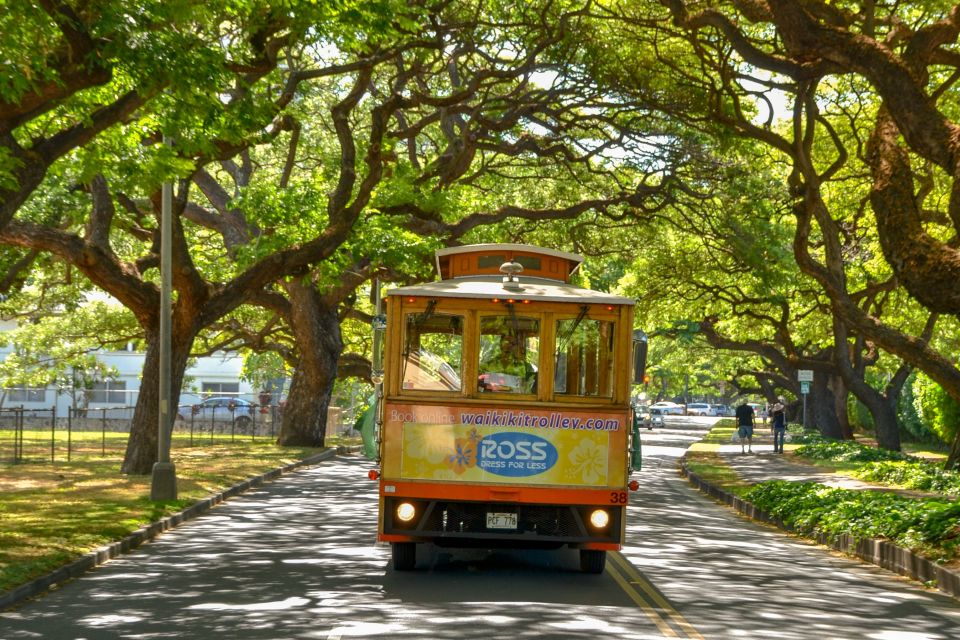 Oahu: Waikiki Trolley Hop-on Hop-off All-Line Pass - Red Line Through Honolulu: Kings, WWII, and Modern Connections