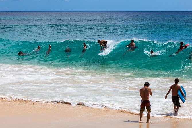 Oahu's Ultimate Grand Circle Island Tour with Snorkeling and More - Byodo-in Temple: your calm cultural pause (with an extra fee)